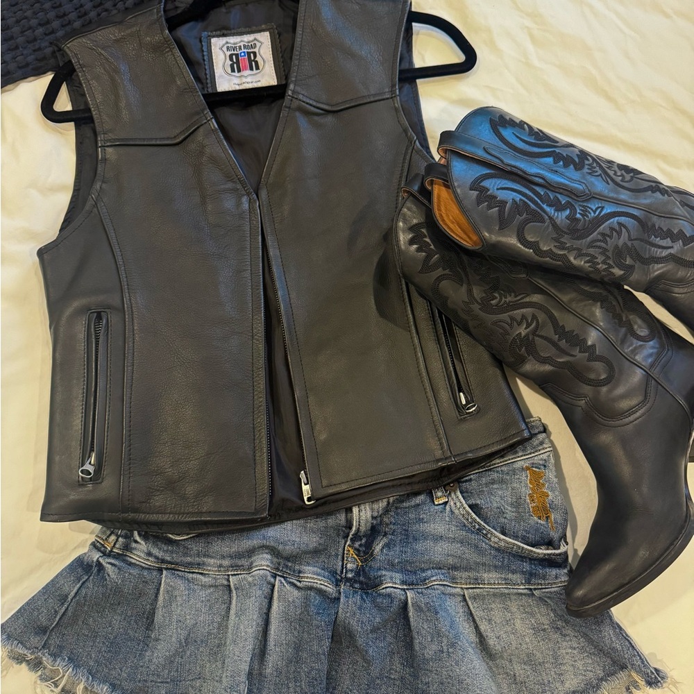 Women's Black Leather Vest